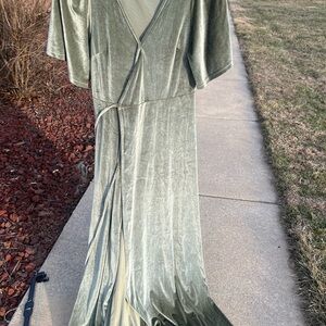Ladies Baltic Born size Small ladies velvet wrap dress sage green